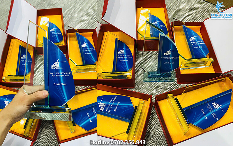 Biểu trưng pha lê thuyền buồm