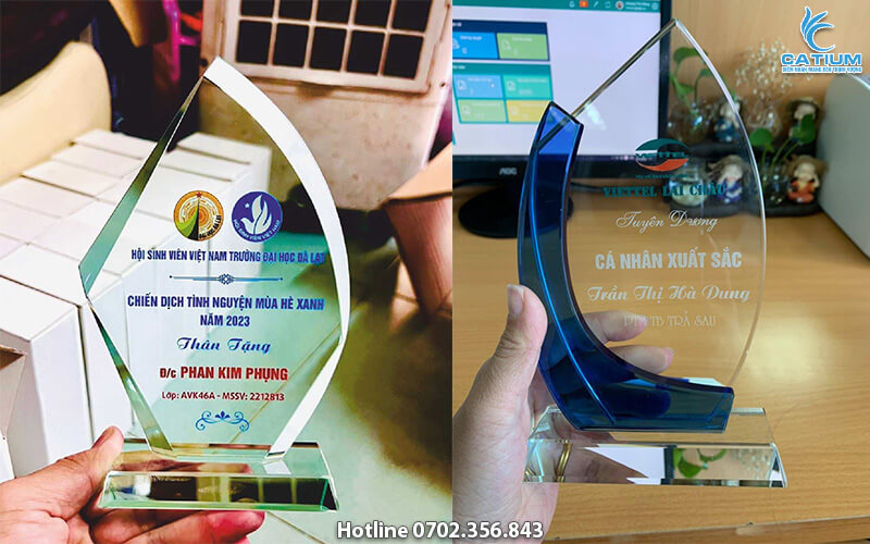 Cúp pha lê theo yêu cầu