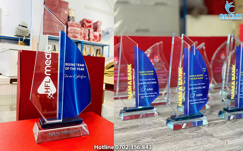 Cúp pha lê thuyền buồm