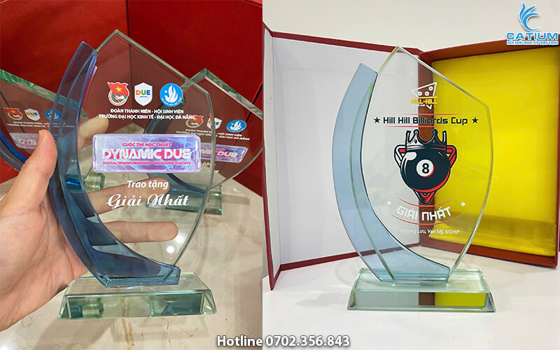 Cúp kỷ niệm chương pha lê cánh sen