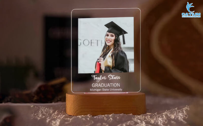 Đèn led 3D làm quà tốt nghiệp