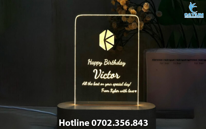 Đèn led khắc laser mừng sinh nhật đối tác