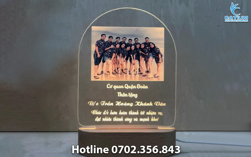 Đèn ngủ khắc laser tri ân nhân viên