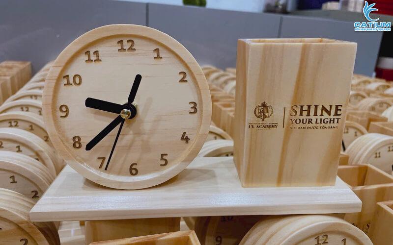 Hộp cắm bút để bàn làm từ gỗ maple