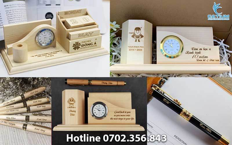 Hộp và bút gỗ khắc chữ, logo