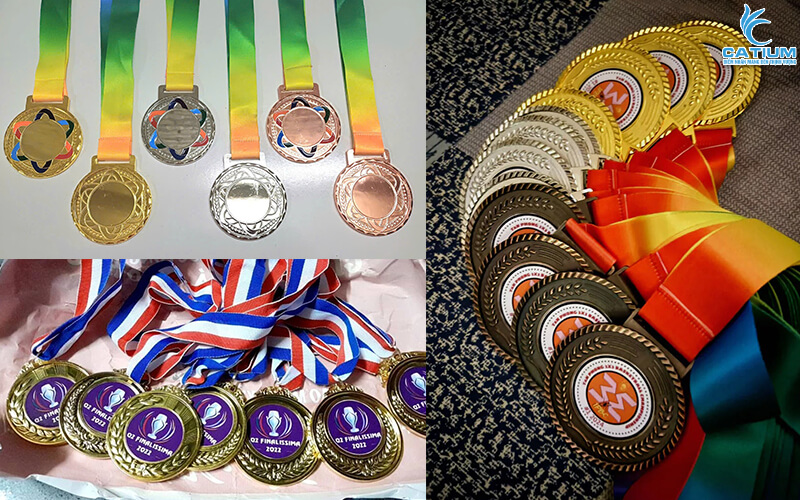 Bán huy chương thể thao