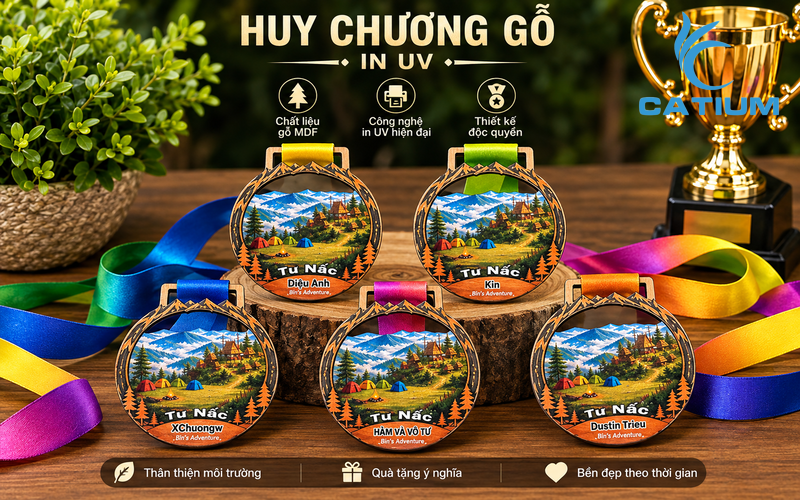 Huy chương leo núi bằng gỗ