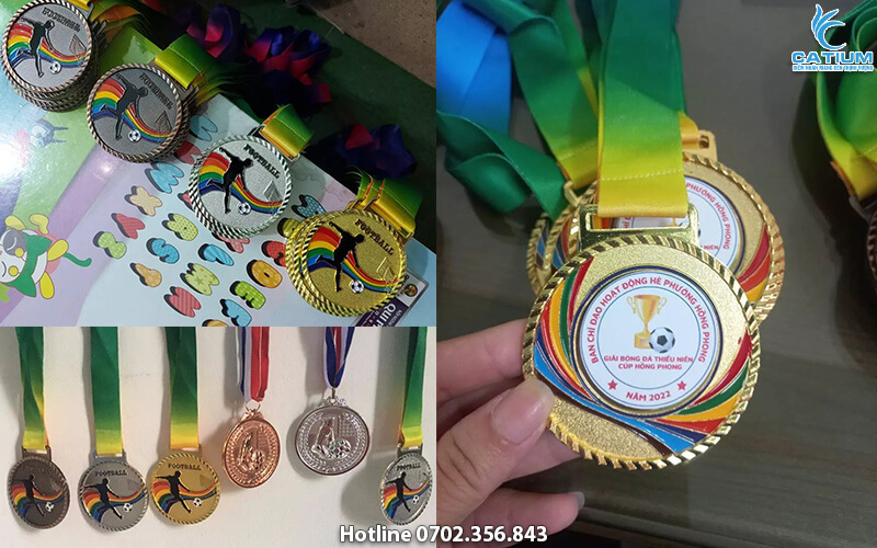Làm huy chương bóng đá
