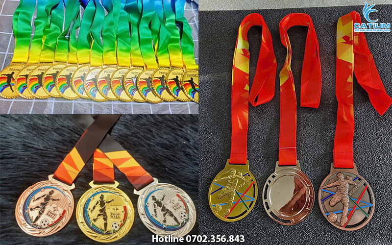 Mua huy chương bóng đá