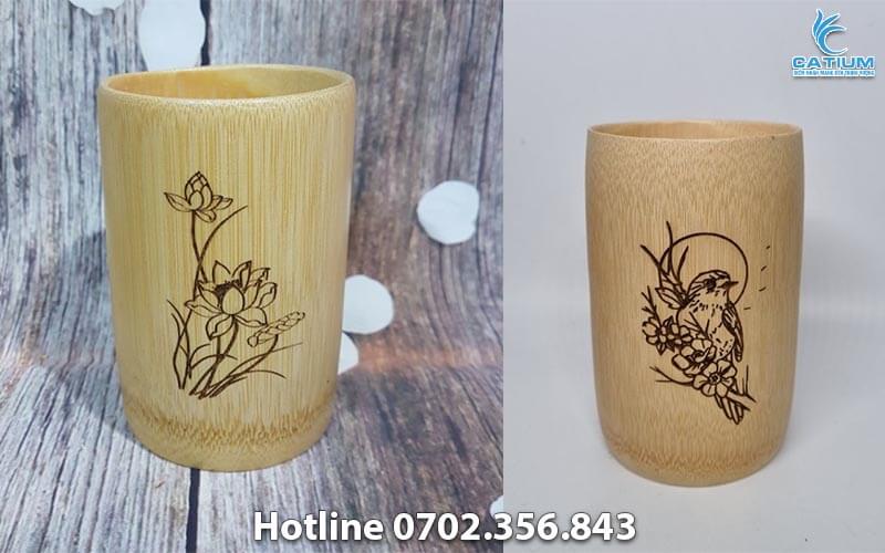 Cốc tre khắc hình