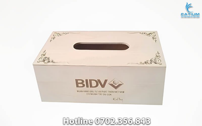 Hộp gỗ rút khăn giấy khắc nội dung theo yêu cầu