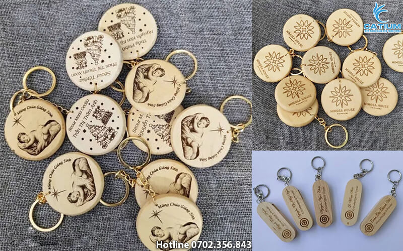 Khắc móc khóa gỗ