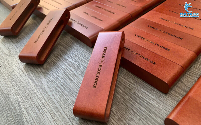 Khay gỗ đựng card visit cho công ty