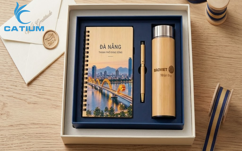 Bộ quà tặng sổ bút, bình nước khắc tên dành cho doanh nghiệp
