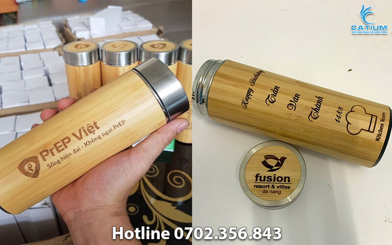 Bình giữ nhiệt khắc logo trên gỗ