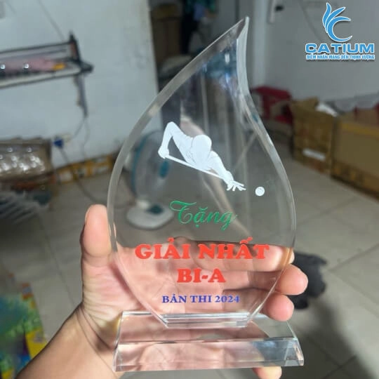 Kỷ Niệm Chương Thủy Tinh Hình Giọt Nước