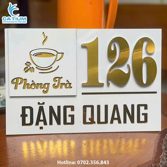 Bảng số Nhà Mica Trắng Gương Vàng