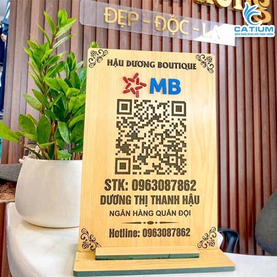 Bảng Gỗ Quét Mã QR Để Bàn Thiết Kế Theo Yêu Cầu