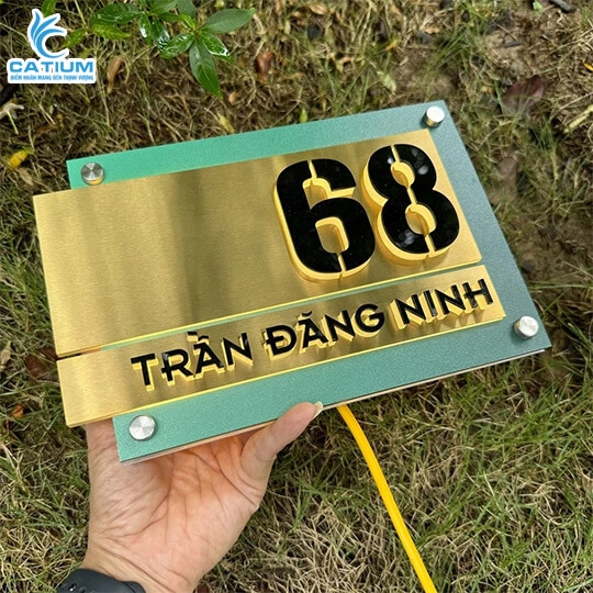 Bảng Số Nhà Nền Alu Vàng Xước