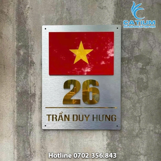 Bảng Số Nhà Gắn Lá Cờ