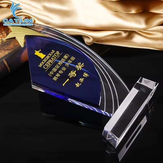 Kỷ Niệm Chương Thủy Tinh Cánh Buồm Ngôi Sao