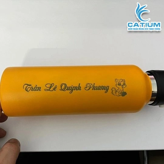 Bình Giữ Nhiệt Chất Liệu Kim Loại Khắc Tên Theo Yêu Cầu