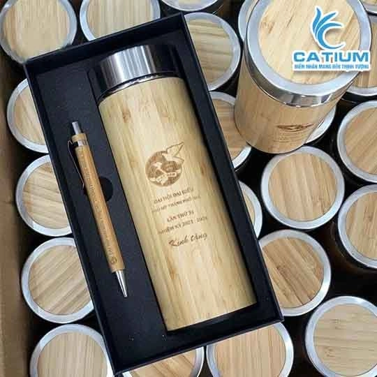 Bình Giữ Nhiệt Chất Liệu Gỗ Tre Khắc Tên Theo Yêu Cầu