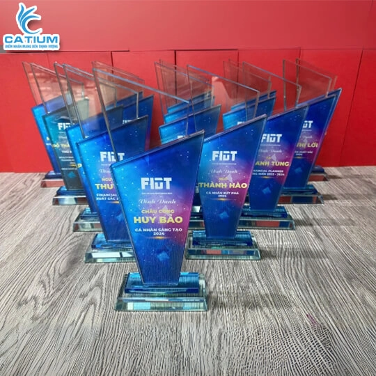 Cúp Pha Lê Khen Thưởng Sáng Tạo