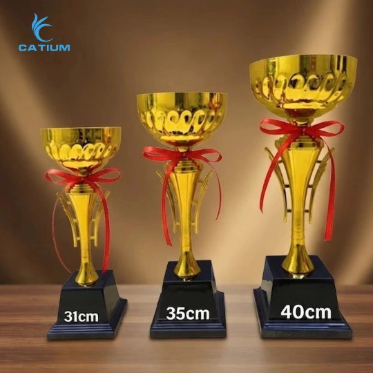 Cúp kim loại mạ vàng