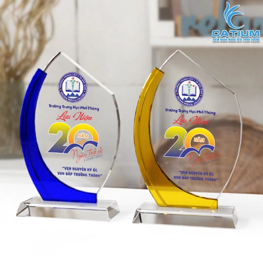 Kỷ Niệm Chương Pha Lê Cánh Sen