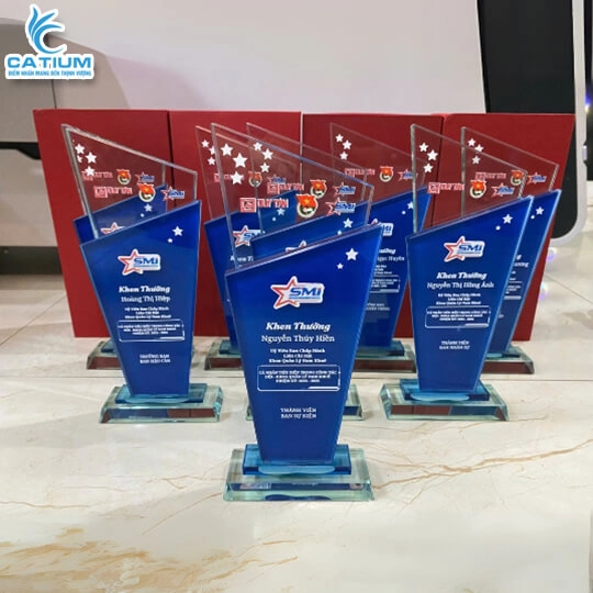 Cúp Pha Lê Khen Thưởng Sáng Tạo