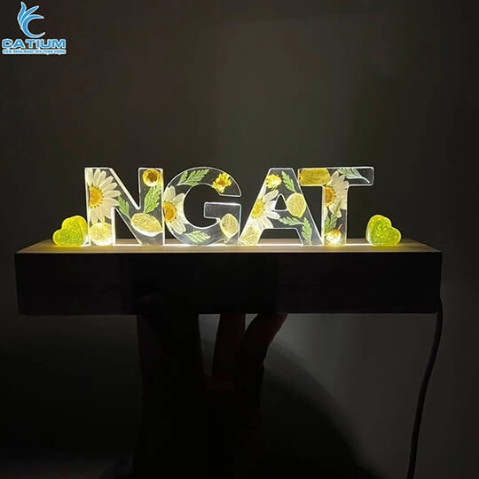 Đèn Led Hoa Khô Khắc Chữ