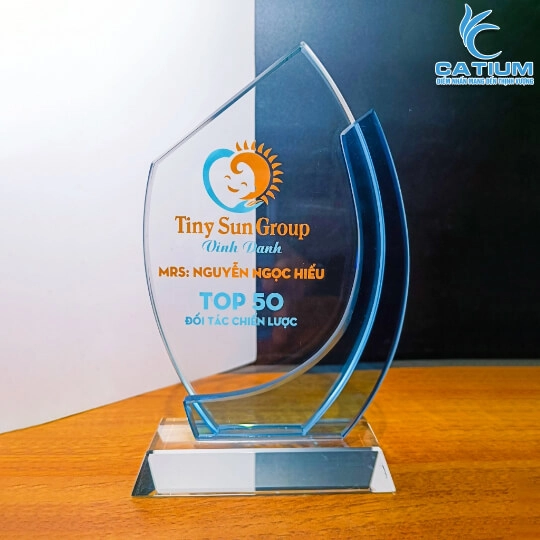 Kỷ Niệm Chương Pha Lê Cánh Sen