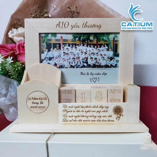 Hộp Bút Gỗ Kèm Khung Ảnh