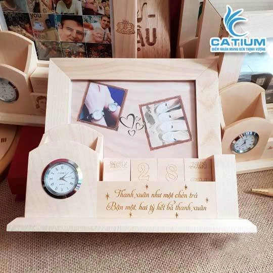 Hộp Bút Gỗ Kèm Khung Ảnh