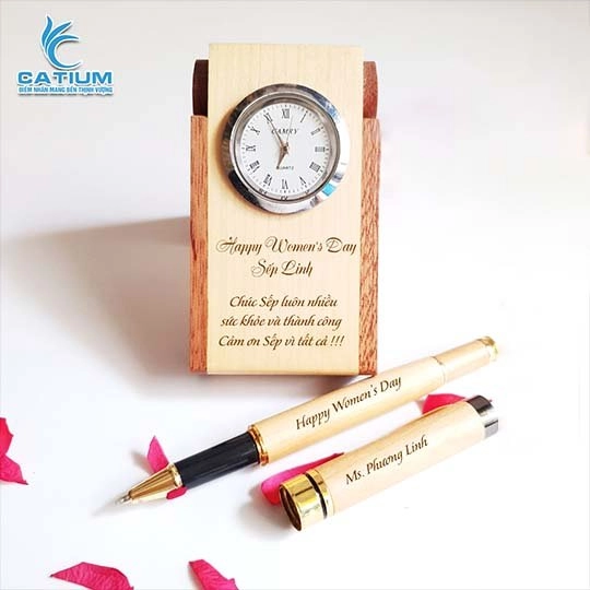 Combo Hộp Bút Gỗ Để Bàn Chân Gập