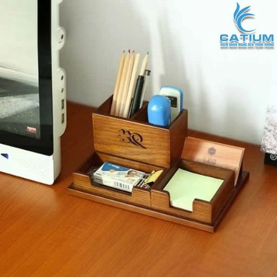 Khay Đựng Bút Bằng Gỗ Khắc Logo