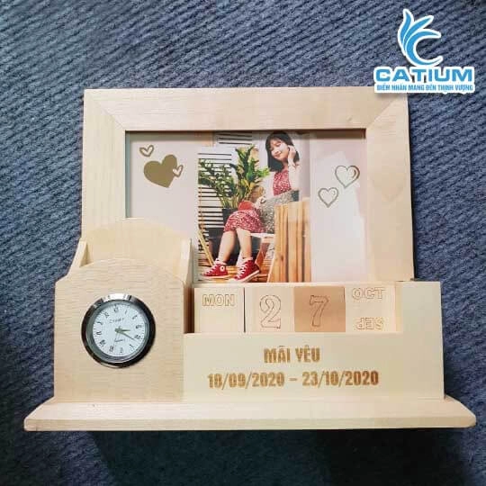 Hộp Bút Gỗ Kèm Khung Ảnh