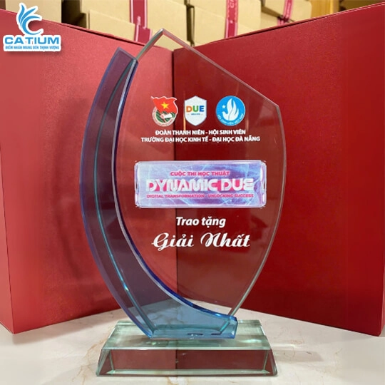 Kỷ Niệm Chương Pha Lê Cánh Sen