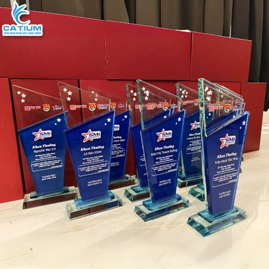 Cúp Pha Lê Khen Thưởng Sáng Tạo