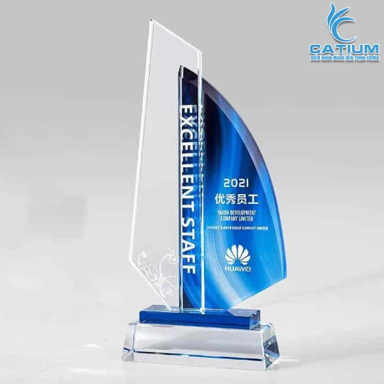 Kỷ Niệm Chương Thủy Tinh Thuyền Buồm