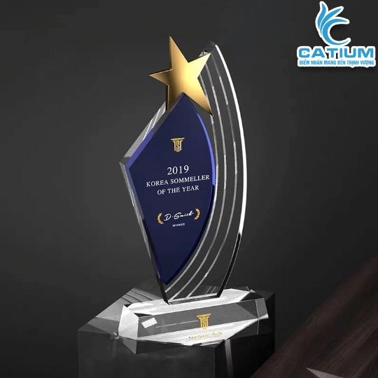 Kỷ Niệm Chương Pha Lê Sáng Tạo Cho Nhân Viên