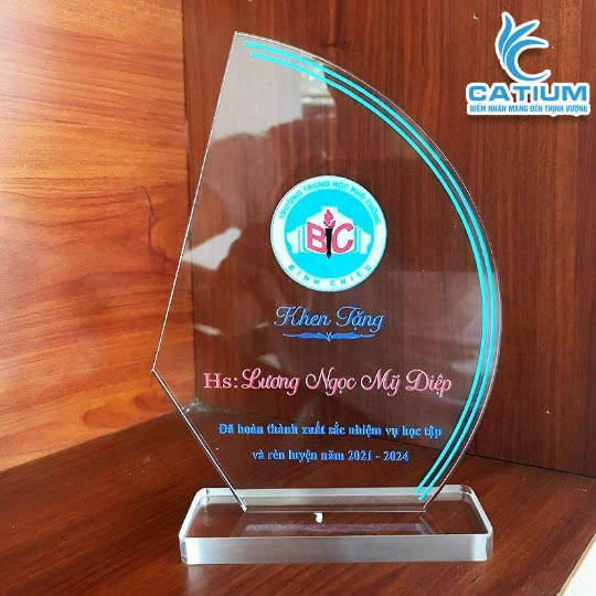 Kỷ Niệm Chương Mica Hình Cánh Buồm