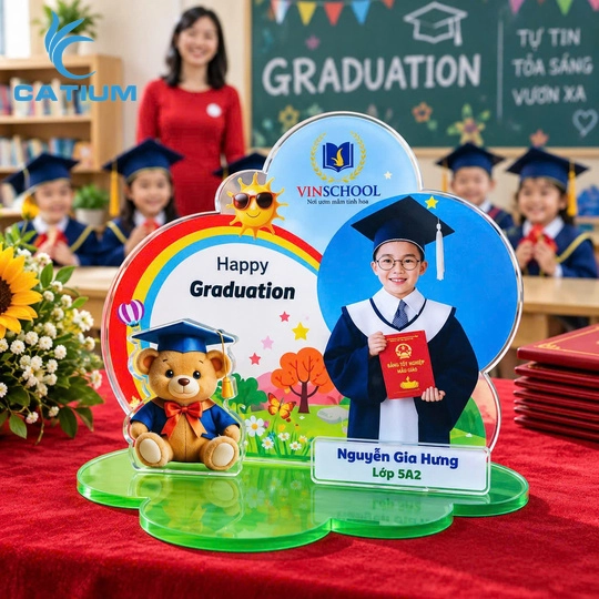 Kỷ niệm chương mica mừng tốt nghiệp