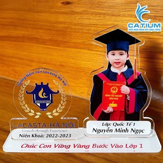 Kỷ Niệm Chương Mica Khen Thưởng Học Sinh