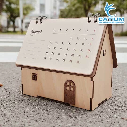Lịch Gỗ Đặt Bàn Hình Ngôi Nhà