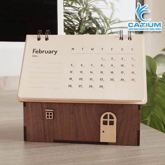 Lịch Gỗ Đặt Bàn Hình Ngôi Nhà