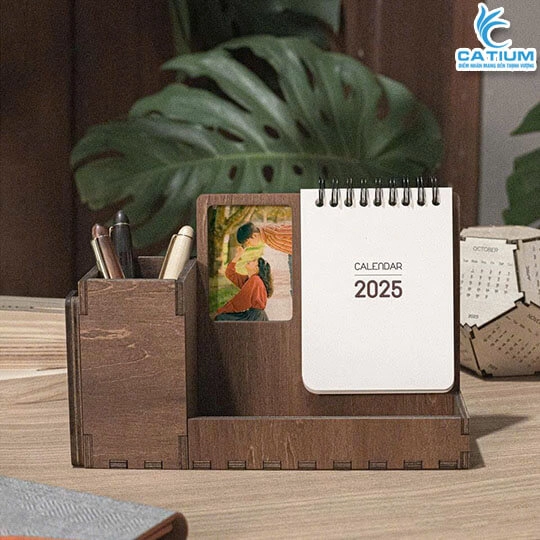 Lịch Gỗ Kèm Khung Ảnh
