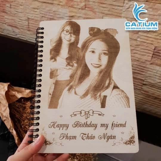 Sổ Gỗ Khắc Hình Chữ Theo Yêu Cầu 