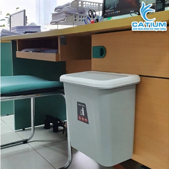 Thùng Rác Treo Cánh Tủ Có Nắp
